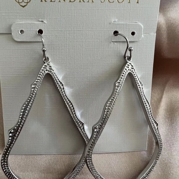 Kendra Scott Stud Earrings - Picture 4 of 6